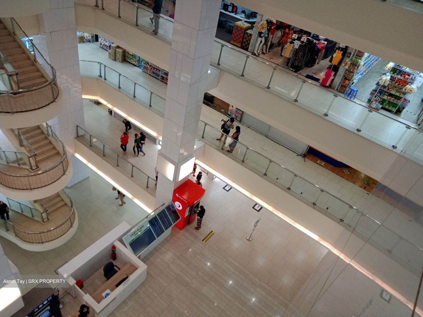 Lucky Plaza (D9), Retail #553982401